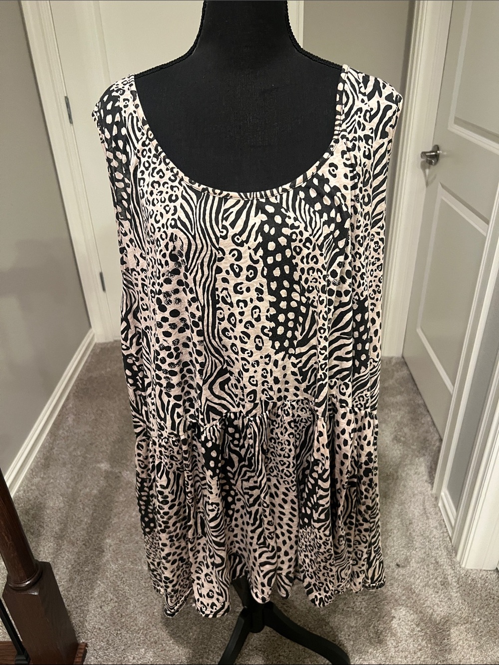 Sleeveless Animal-Print Flowy Tunic in Blush and Black